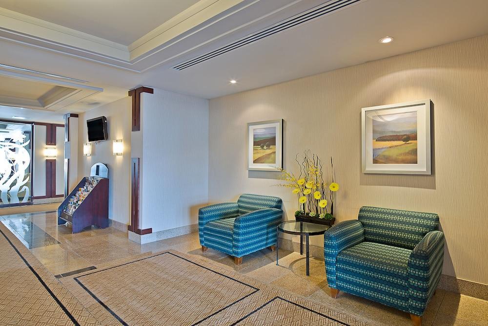 Holiday Inn Express Hotel & Suites Ottawa Airport By Ihg Экстерьер фото